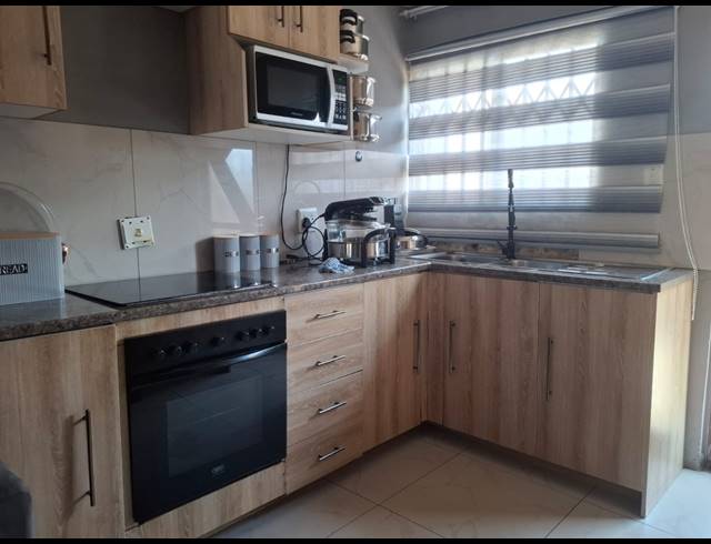 3 BEDROOM HOUSE FOR SALE IN VANDERBIJLPARK CE 4
